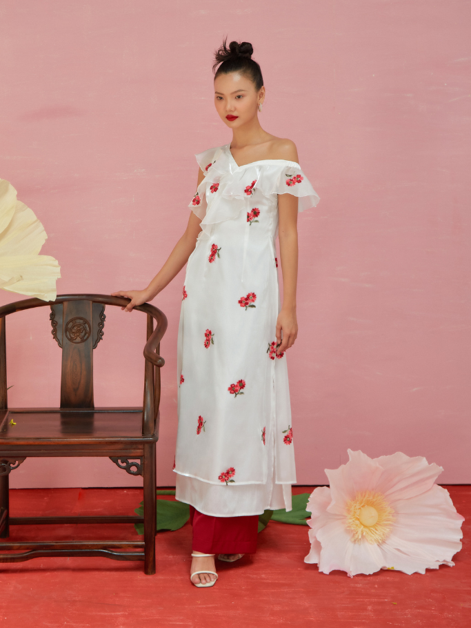 Coco sin - áo dài trắng hoa lệch vai