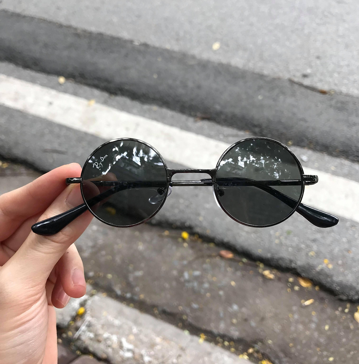 Kính râm thầy bói Mắt Tròn Mini siêu bé