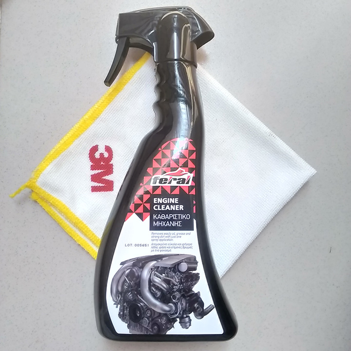 Tẩy sạch dầu nhớt, bụi bám trên vỏ động cơ ô tô hiệu feral, 500ml