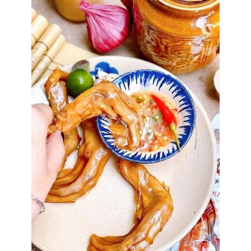 Chân vịt đỏ Dacheng cay nhiều