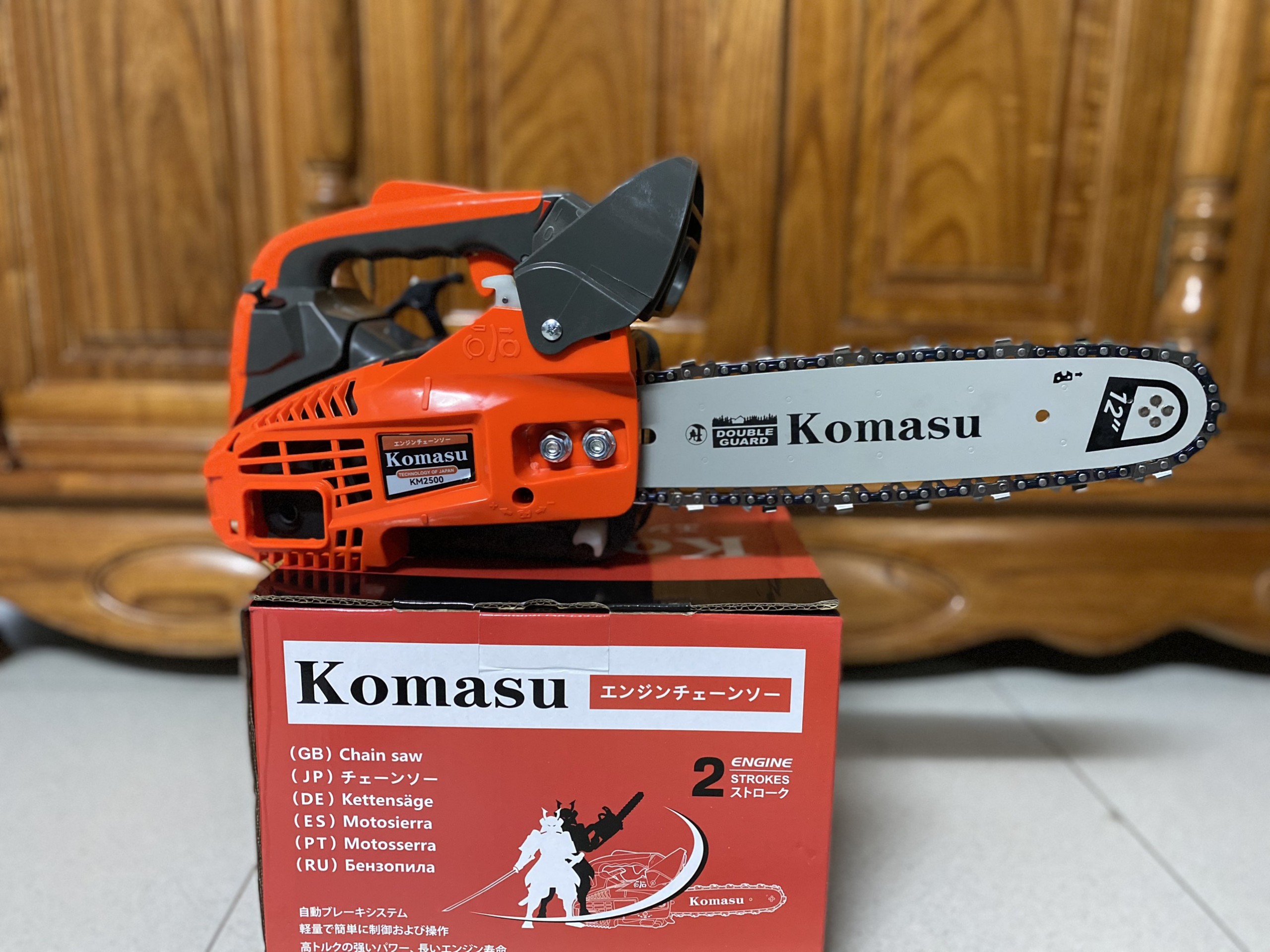 Máy cưa xích chạy xăng tay cụt  komasu  mini 25cc máy cưa sích cưa gỗ nhẹ khỏe tiếp kiệm nguyên liệu