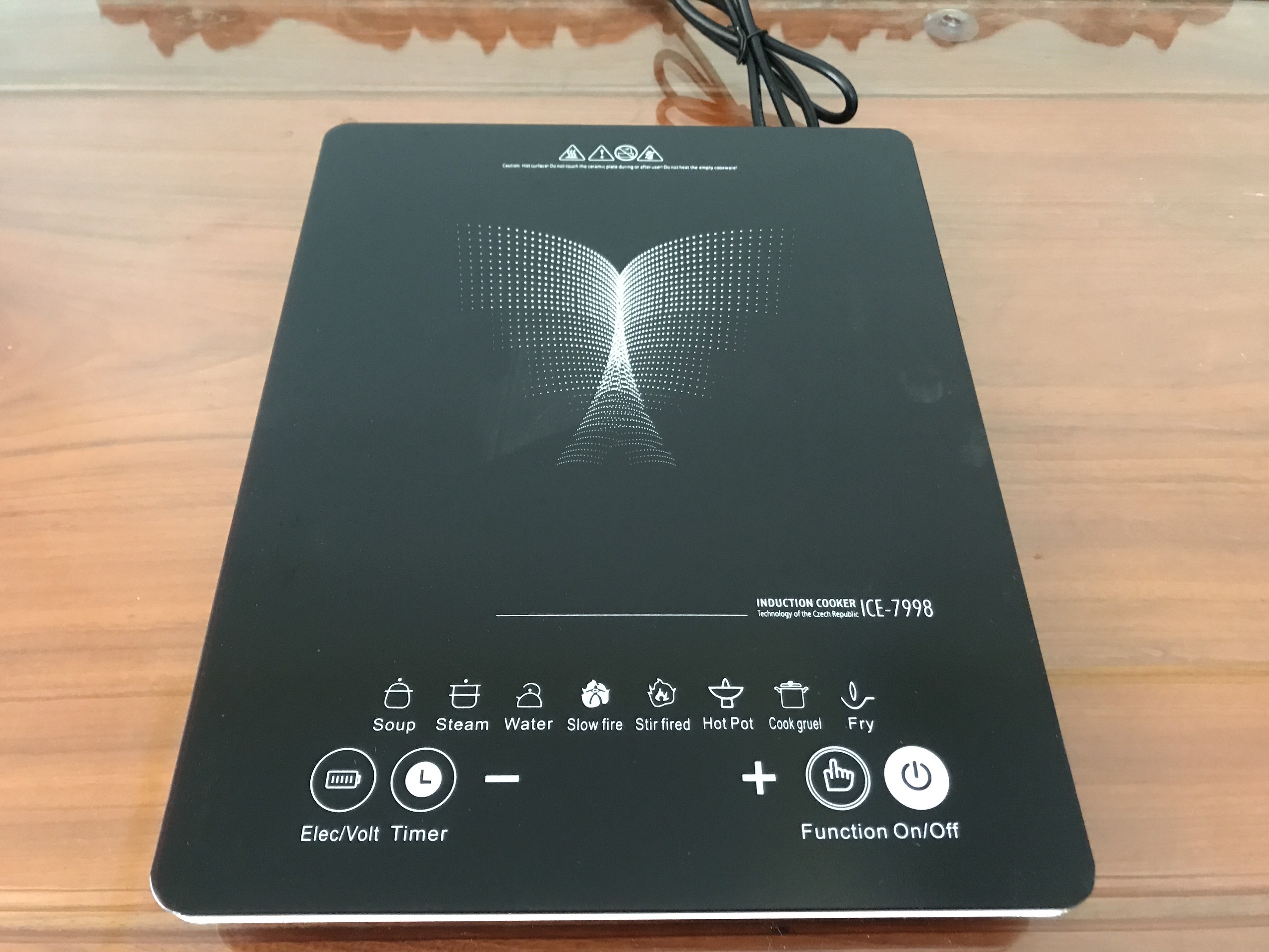 Bếp từ đơn Hitachi ICE 7998 (Tặng kèm nồi). BẢO HÀNH 12 THÁNG TRÊN TOÀN QUỐC