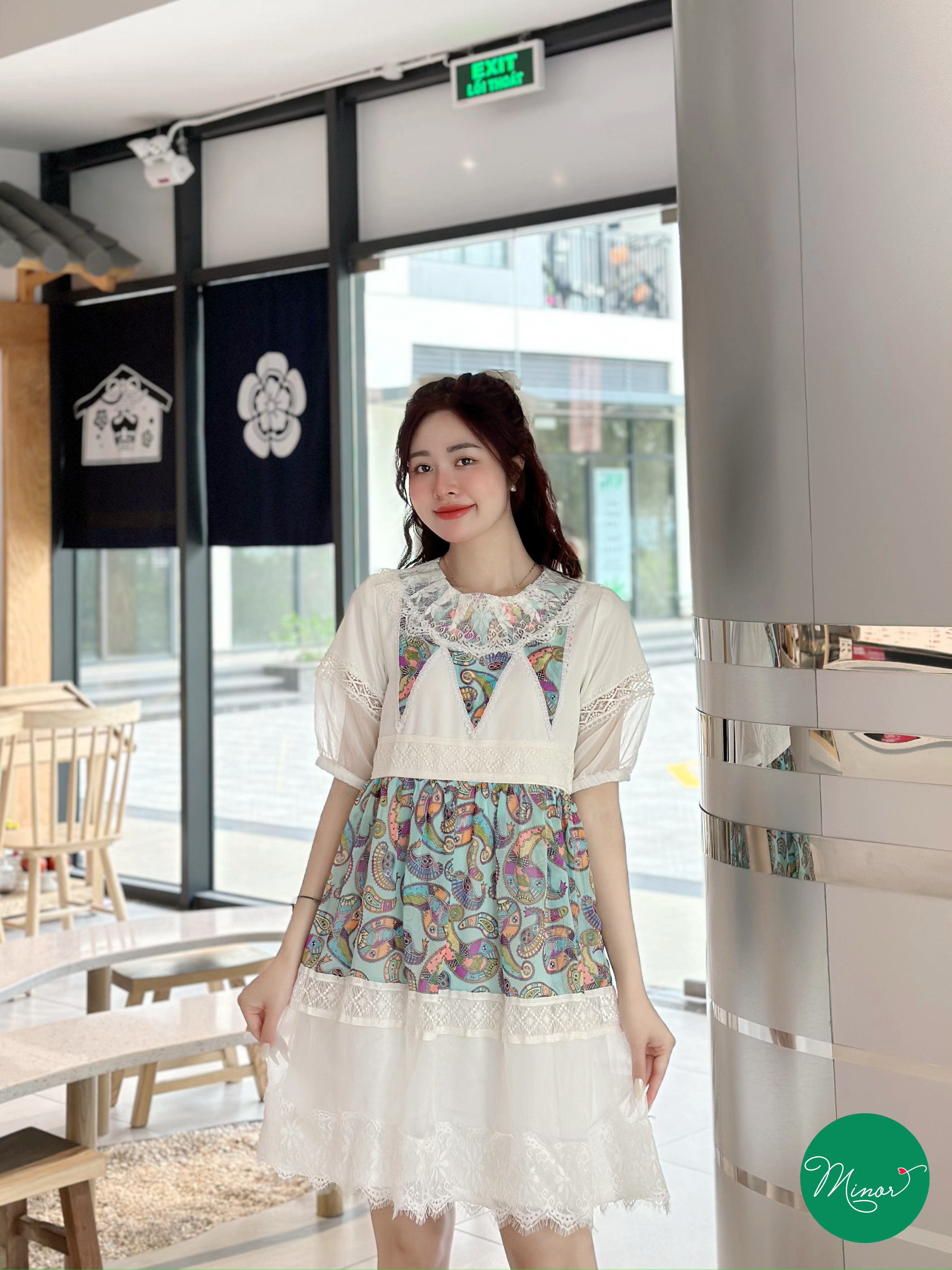Đầm liền form babydoll trắng voan họa tiết tế bào