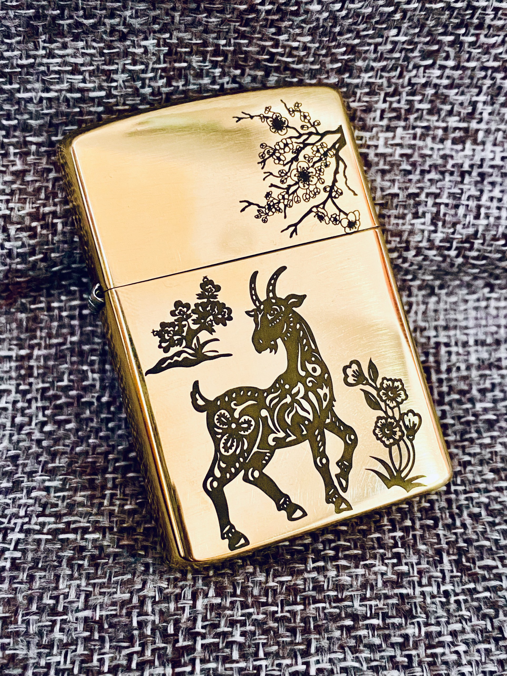  Bật Lửa Zippo La Mã _U.S.A Đồng Nguyên Khối Bộ 12 Con Giáp   TUỔI MÙI   .   Kèm Chai Xăng  . 