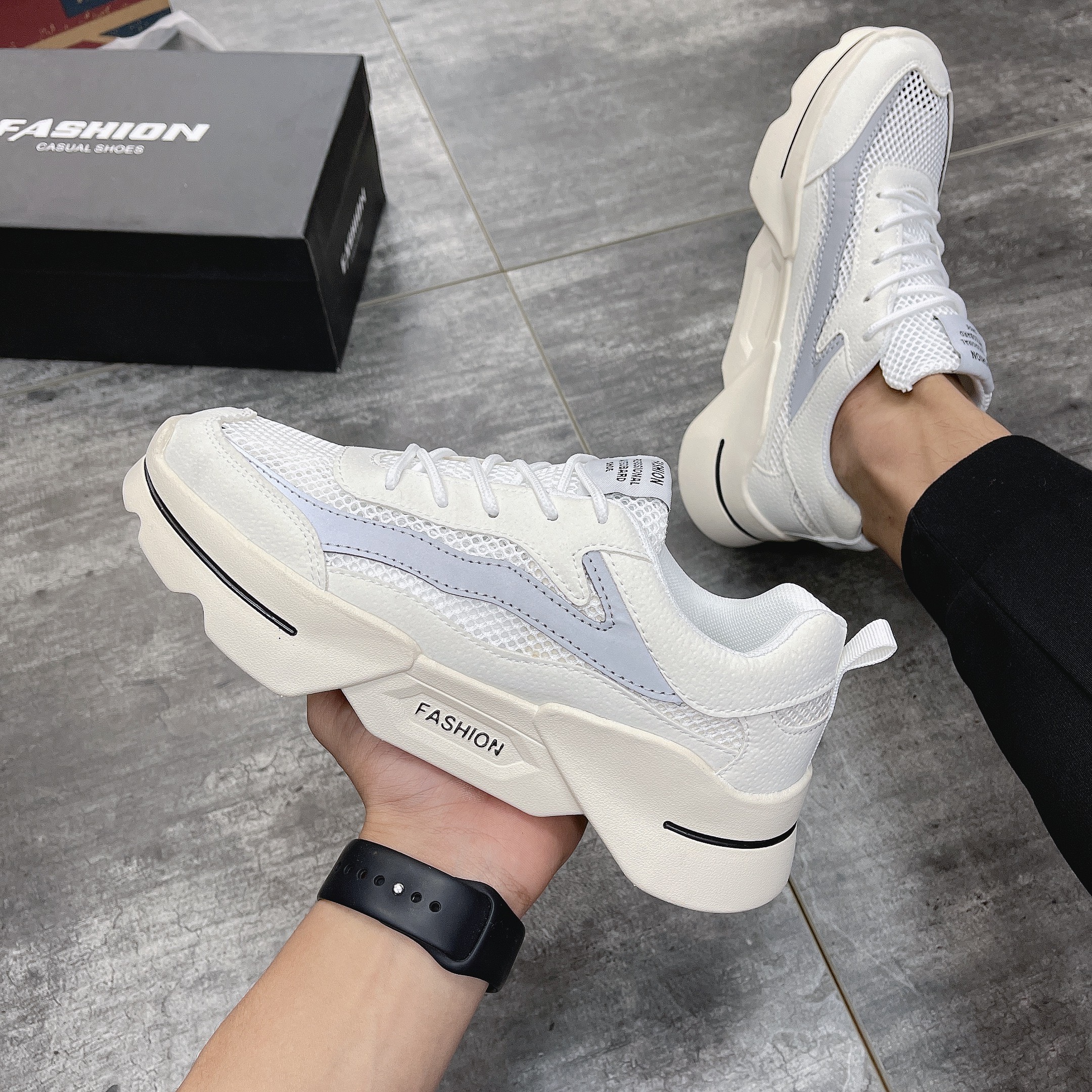 [3-5/8 Hoàn Tiền 25%]Giày thể thao nam, giày sneaker nam kem viền phản quang G2819.