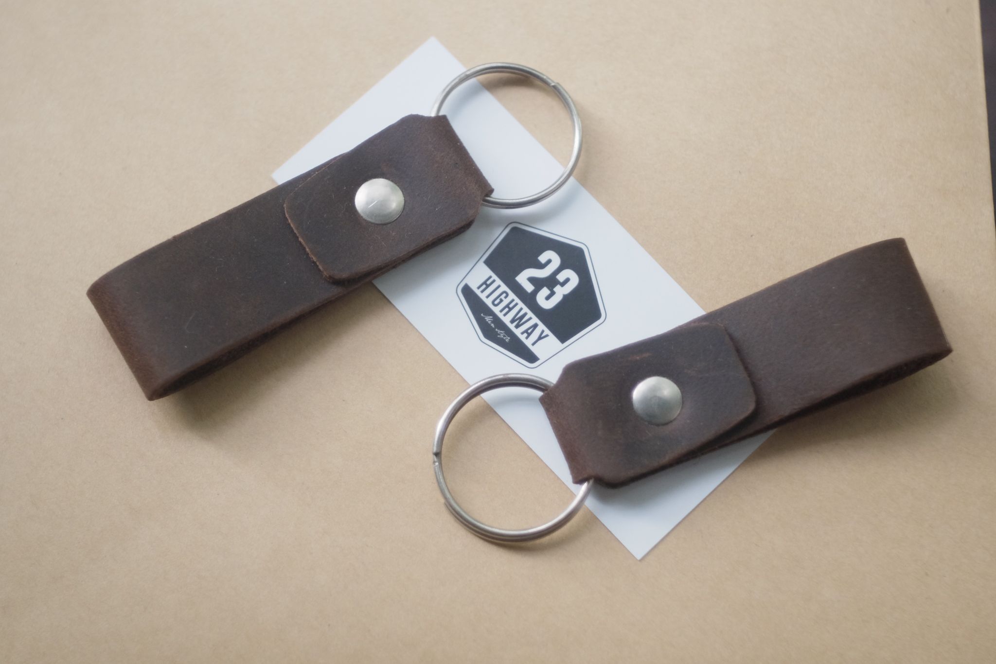 Móc khoá da bò khoen đồng Saigon leather KC001
