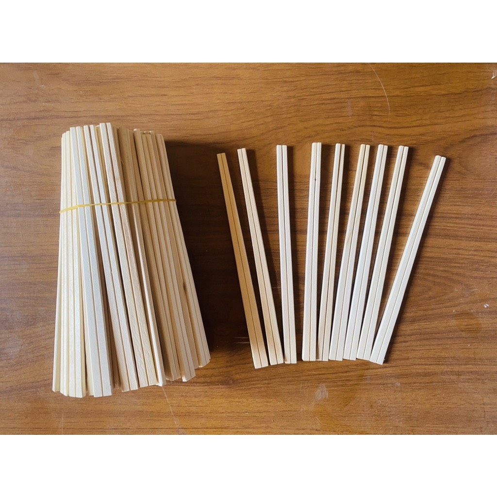 Đũa tách 1 lần.sét 100 đôi đũa trần loại ngắn 18cm