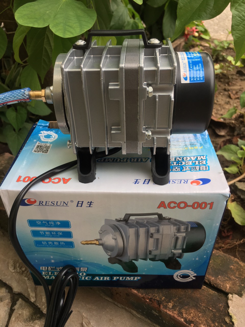 Máy sủi Oxy RESUN ACO-001,máy sủi không thể thiếu cho sức khỏe của cá cảnh.