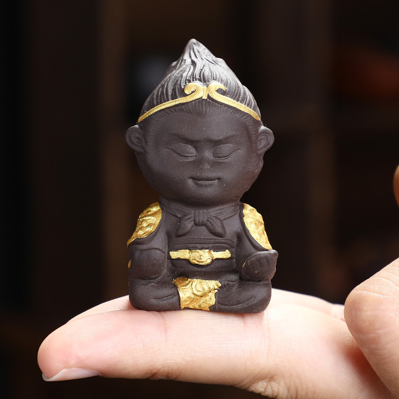 Tượng tề thiên đại thánh - Tôn ngộ không tượng trang trí bể cá