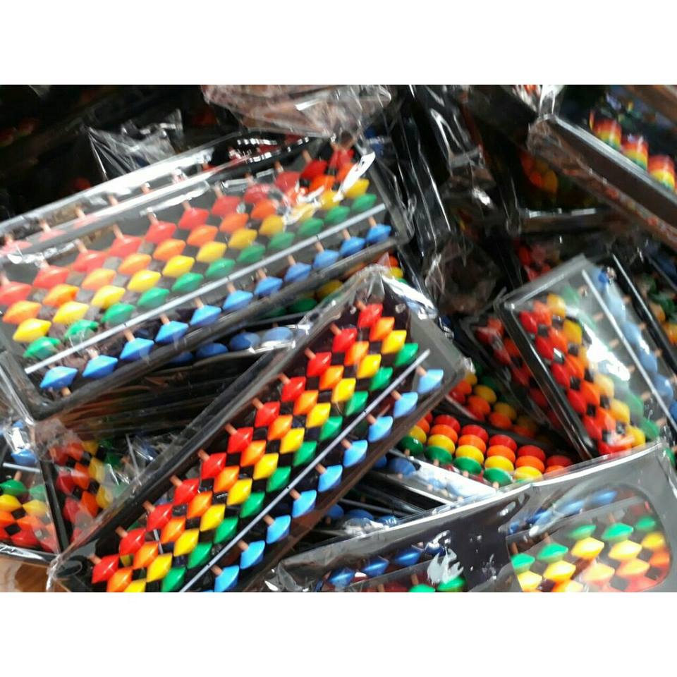 Bàn tính Soroban, chất liệu nhựa an toàn, không mùi, thích hợp với trẻ từ 4 tuổi học các chương trình bàn tính để rèn luyện và phát triển tư duy