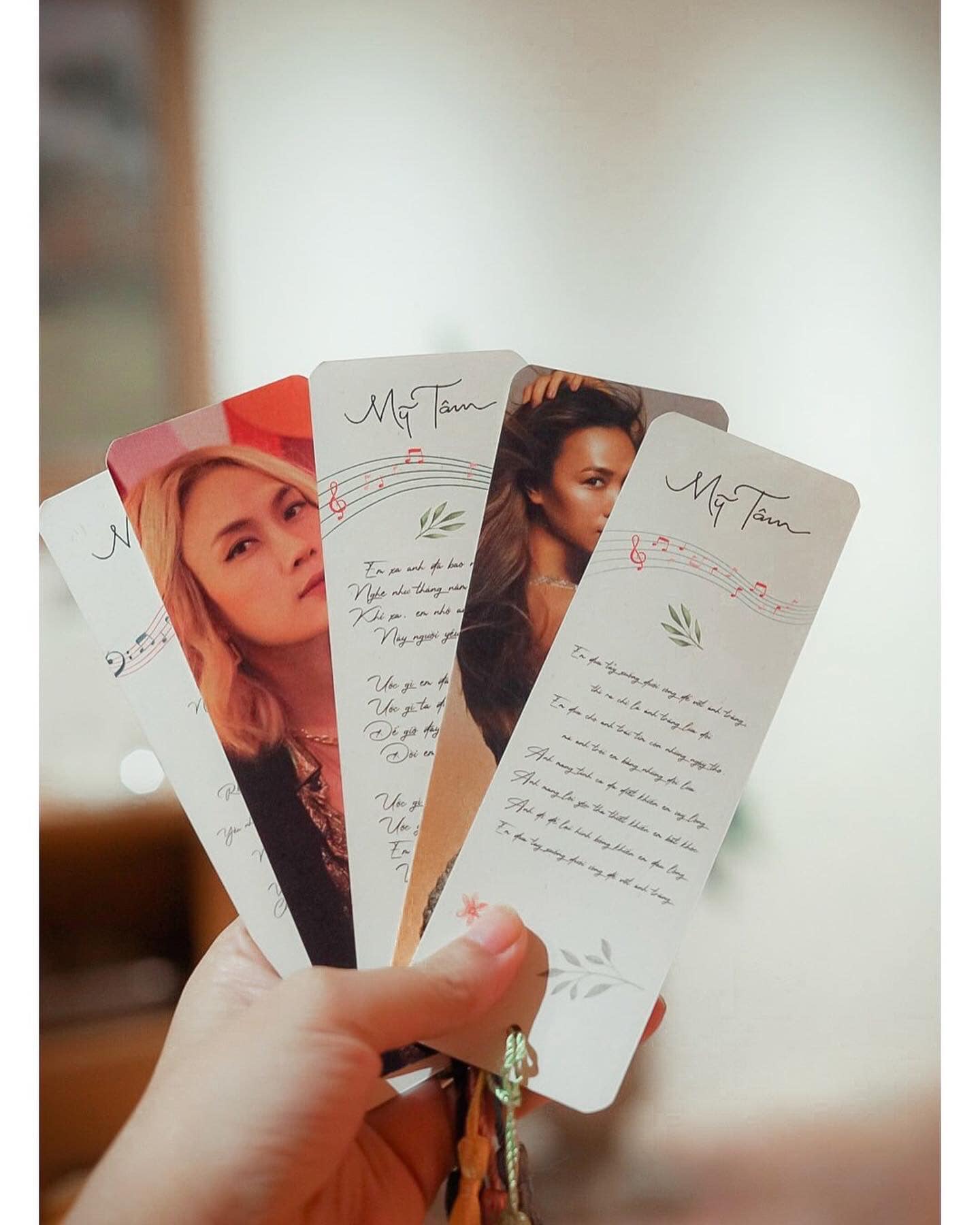 Set 10 bookmark chị đẹp mỹ tâm