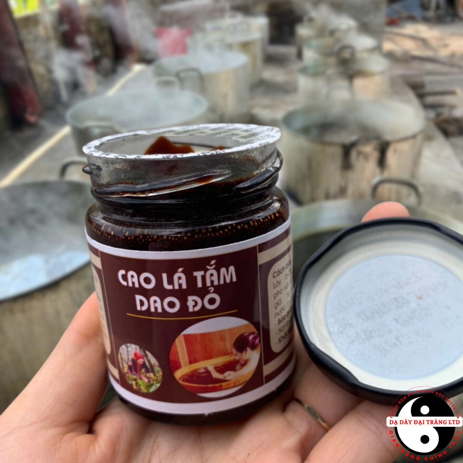 Cao lá tắm người dao đỏ sau sinh chính hiệu. Cao lá tắm thảo dược cho bé sơ sinh, cho mẹ sau sinh