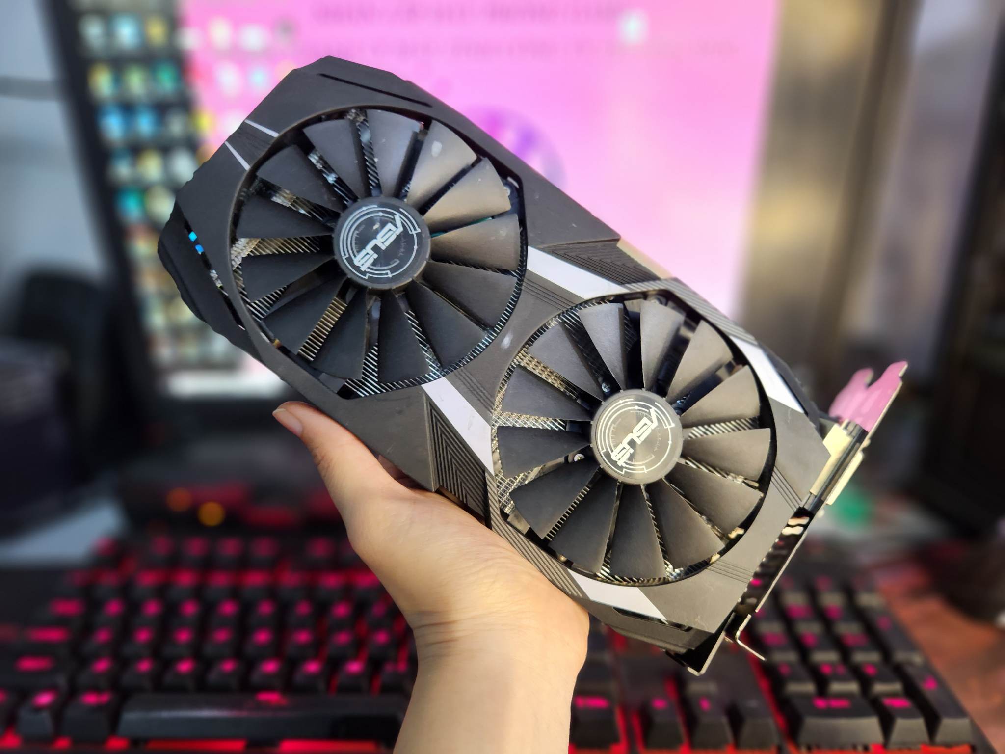 Card màn hình asus dual-rx580-o8g