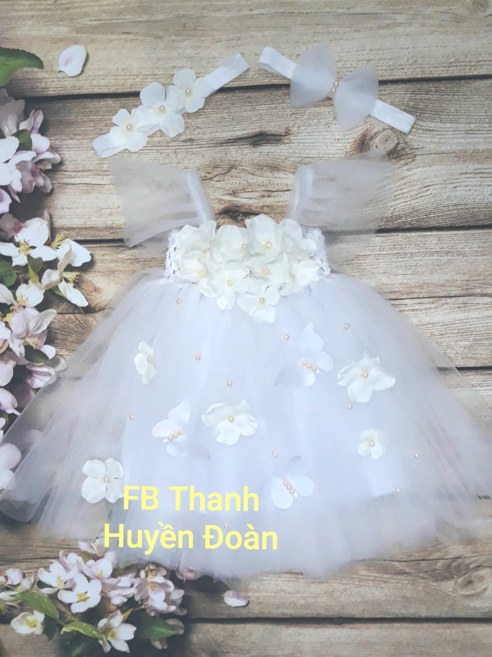 Váy bé gái tutu công chúa vải voan màu trắng hoa cẩm tú cầu -tay cánh tiên cho bé từ 0 - 10 tuổi