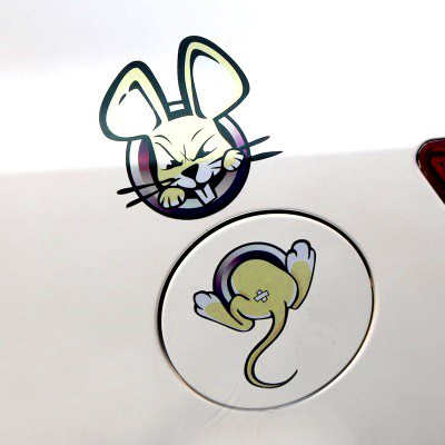 tem dán nắp bình xăng ô tô độc đáo chuột chui bình xăng trang trí ô tô xe máy laptop mũ bảo hiểm