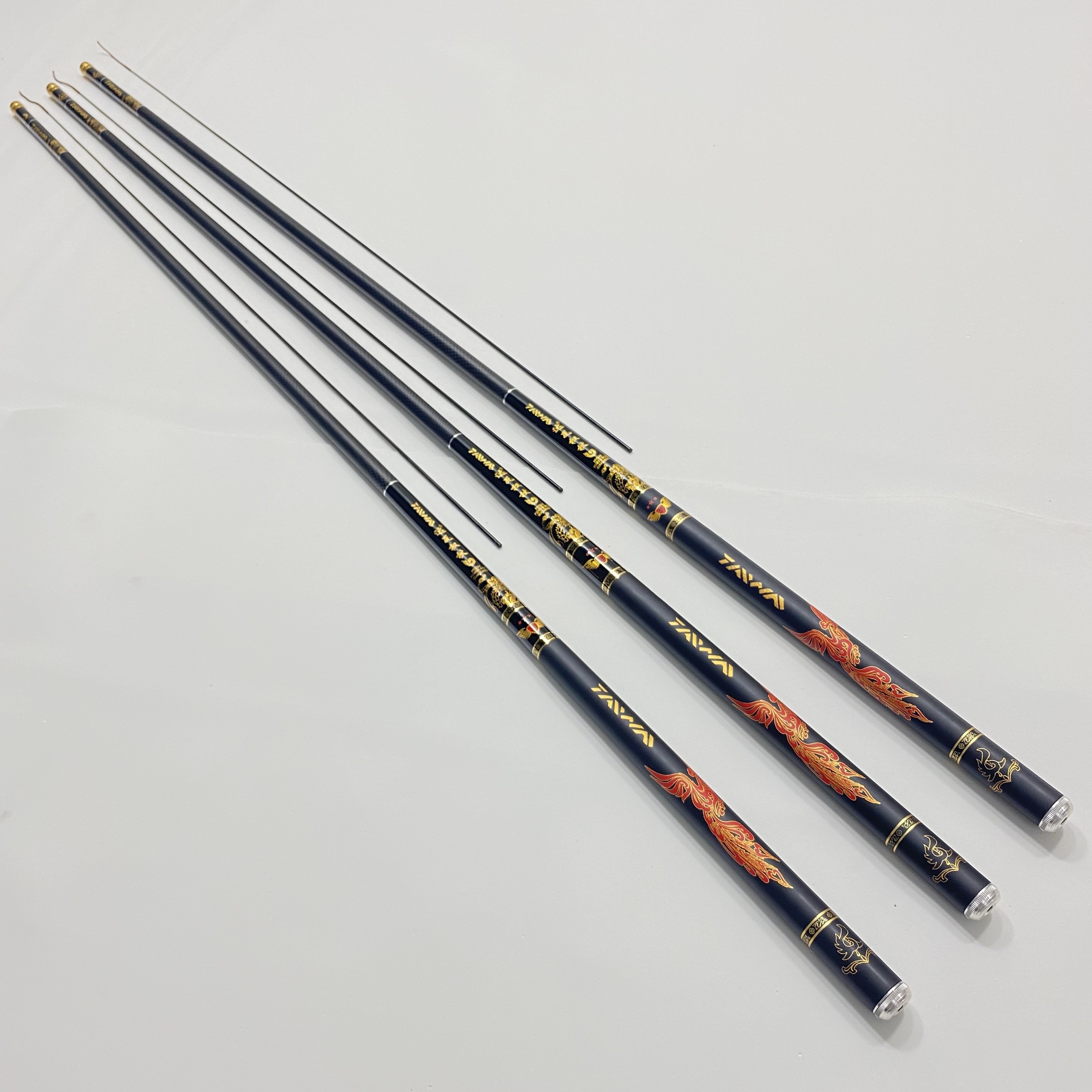 [ Tặng Ngọn Phụ ] Cần Câu Tay 6H Daiwa Phượng Cửu Siêu Bạo Lực - Cần Câu Tay cao cấp - Thân Xoắn Carbon X - Độ Cứng 6H - Đủ Size : 3M6 - 4M5 - 5M4 - 6M3