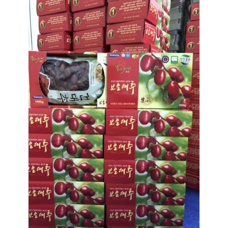 Táo đỏ Hàn Quốc 1kg ( có đủ hộp và túi xách )