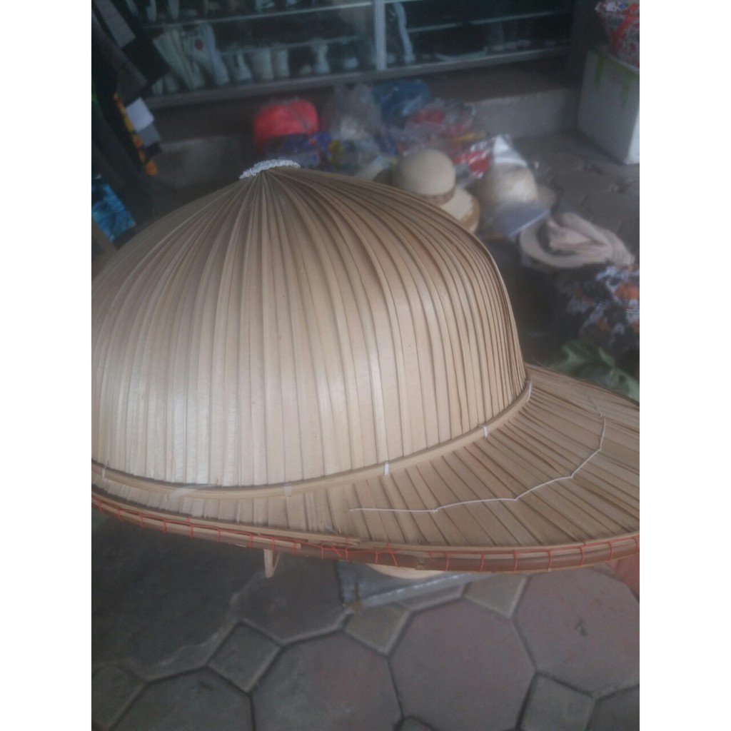 Nón kết đan bằng lá