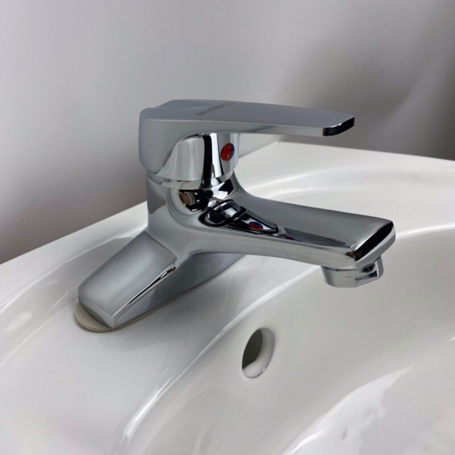 Vòi chậu, vòi rửa tay, vòi rửa mặt, vòi lavabo cao cấp nóng lạnh olympic bảo hành 36 tháng