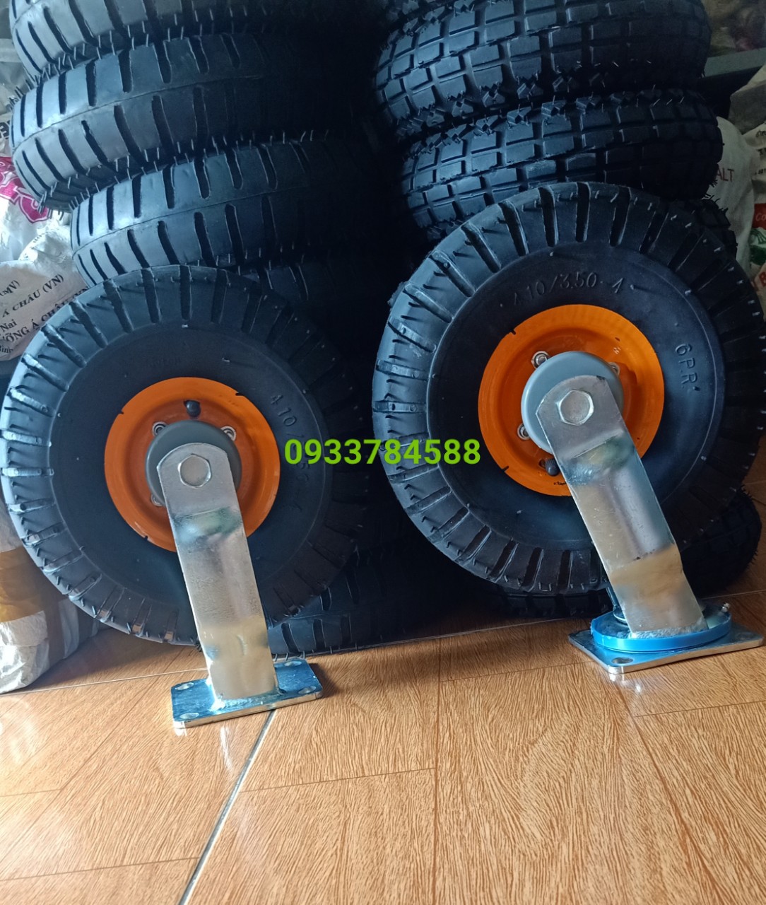 Bánh xe đẩy hàng có hơi 350-4 - banhxetuankhang