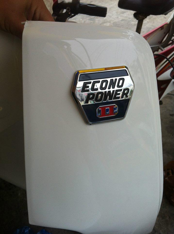 ĐÀO BIỂU TƯƠNG GẮN CÁCH YẾM XE DREAM