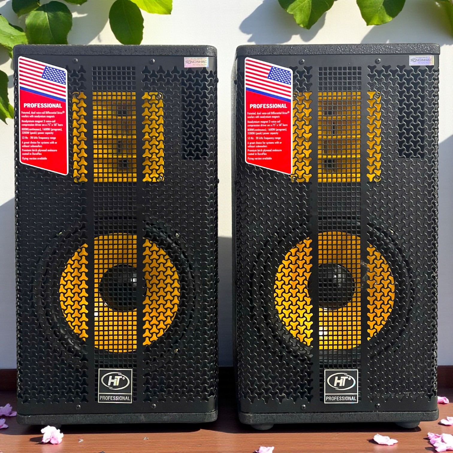 LOA KARAOKE ĐỨNG BASS 25CM (GIÁ 2 CÁI) THÙNG SƠN TĨNH ĐIỆN LINH KIỆN NHẬP KHẨU CAO CẤP 2 ĐƯỜNG TIẾNG