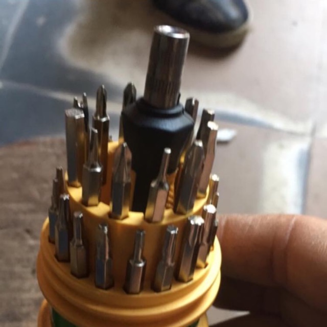 Bộ tô vít cốc 31 trong 1 - giá 1c