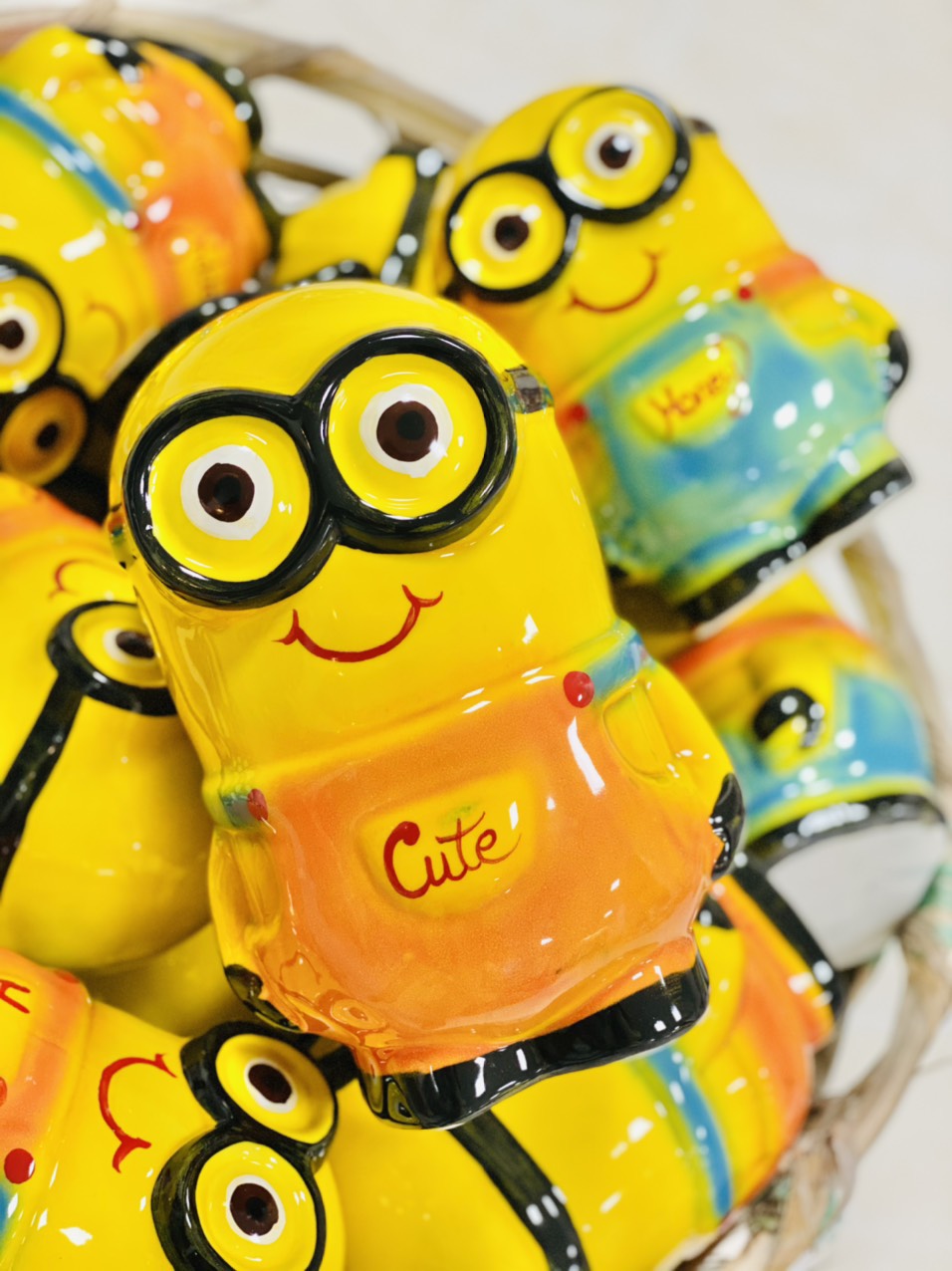 Heo đất tiết kiệm cho bé , lợn đất siêu đẹp Hình Minion Cực Đẹp Dùng Decor Quà Tặng, ống heo gốm sứ 