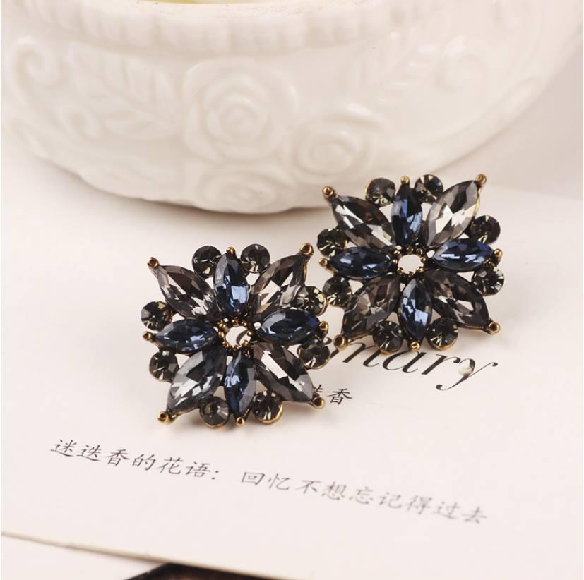 Khuyên tai thời trang SKT25