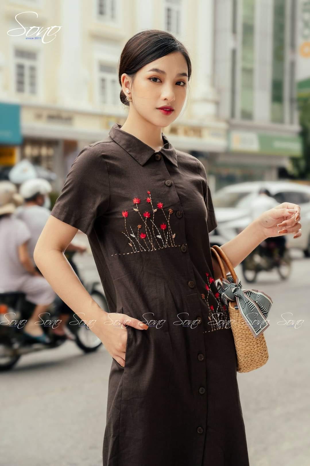 Đầm linen sơ mi thêu