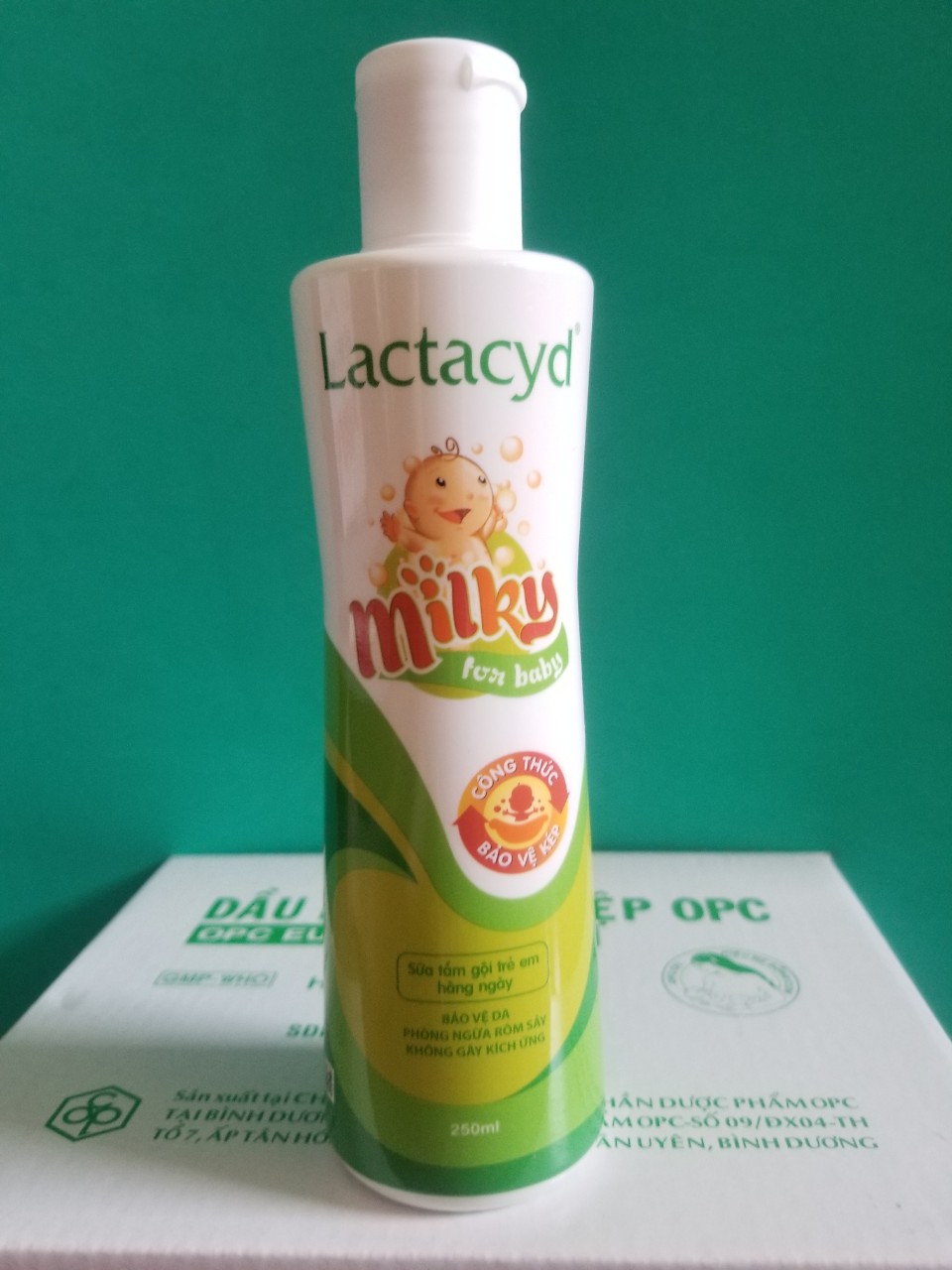 [HCM]Sữa tắm gội Lactacyd phòng ngừa rôm sảy cho bé 250ml