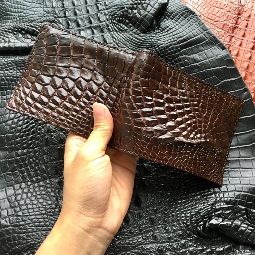 ví nam da bò vân cá sâu, ví da nam chất liệu da bò 100% bền bỉ,bóp da nam có ngăn dây kéo, các ngăn chứa lớn