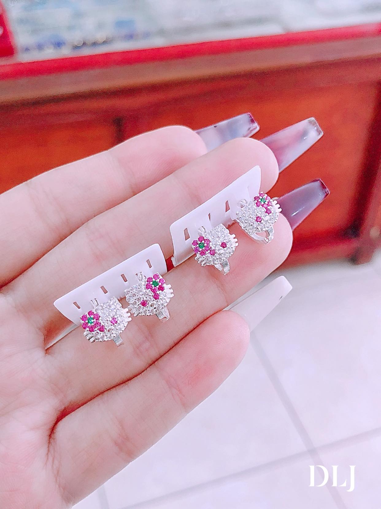 Bông tai kitty bạc ta cho bé t65