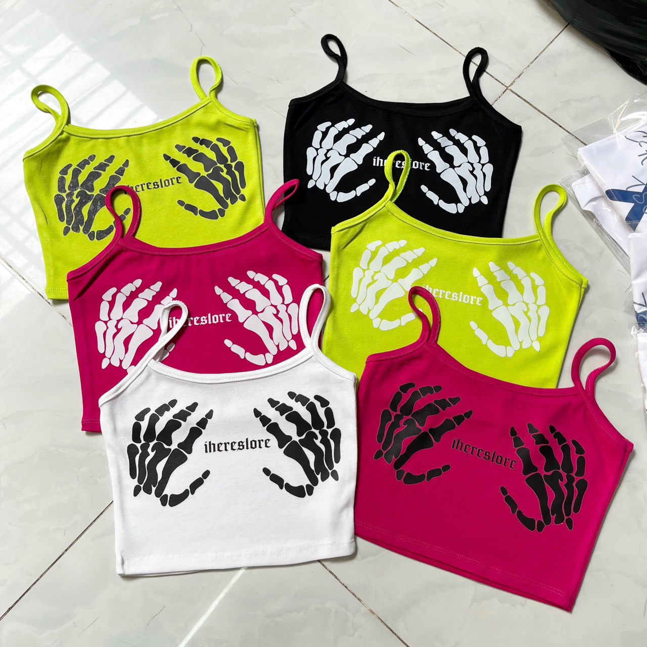 Áo 2 dây croptop in hình bàn tay xương chữ cực xinh  chất thun bozip mềm mịn