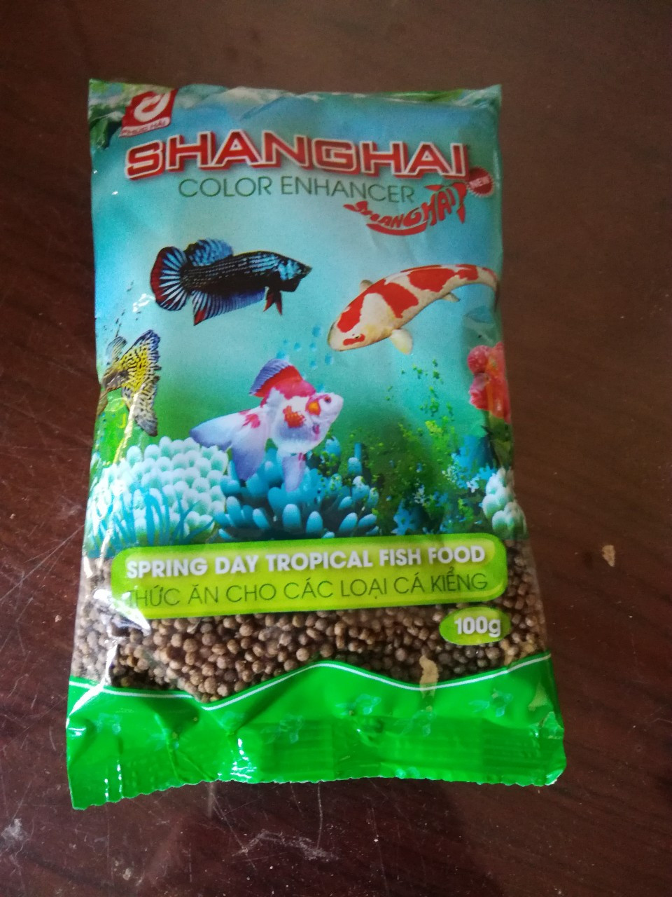 Combo 2 túi Cám cá Shanghai là loại thức ăn cho cá lên màu tốt với giá rẻ túi 100g