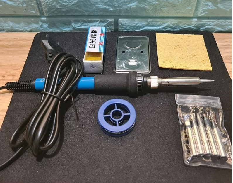 Mỏ Hàn Chỉnh Nhiệt 220V 60w , 5 mũi hàn , nhựa thông , chì hàn , gác mỏ hàn , bọt biển