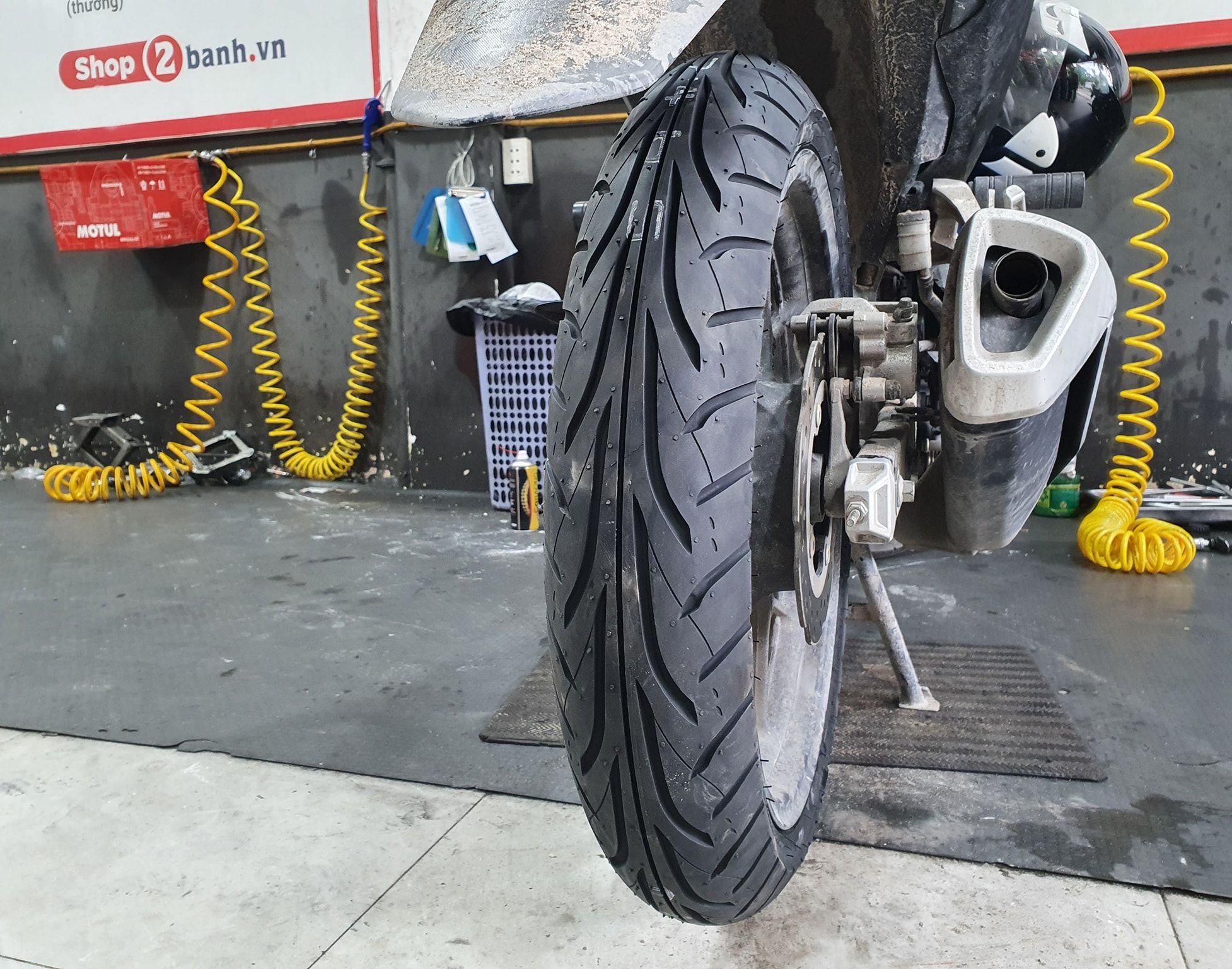 Vỏ xe dunlop 110/70-17 gai gt601