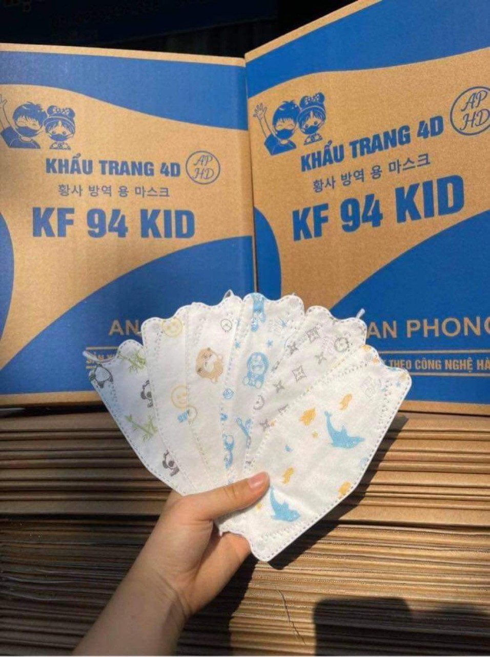 50 chiếc khẩu trang kháng khuẩn 4D KF94 bé trai