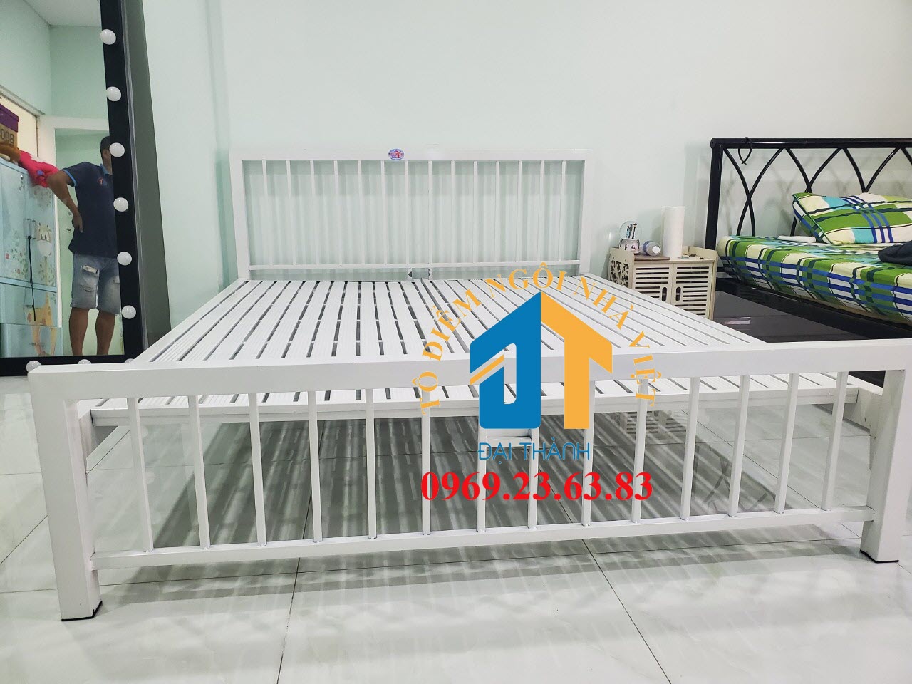 Giường sắt mỹ nghệ 1mx2m sọc đứng đầu Giường - Nội Thất Đại Thành