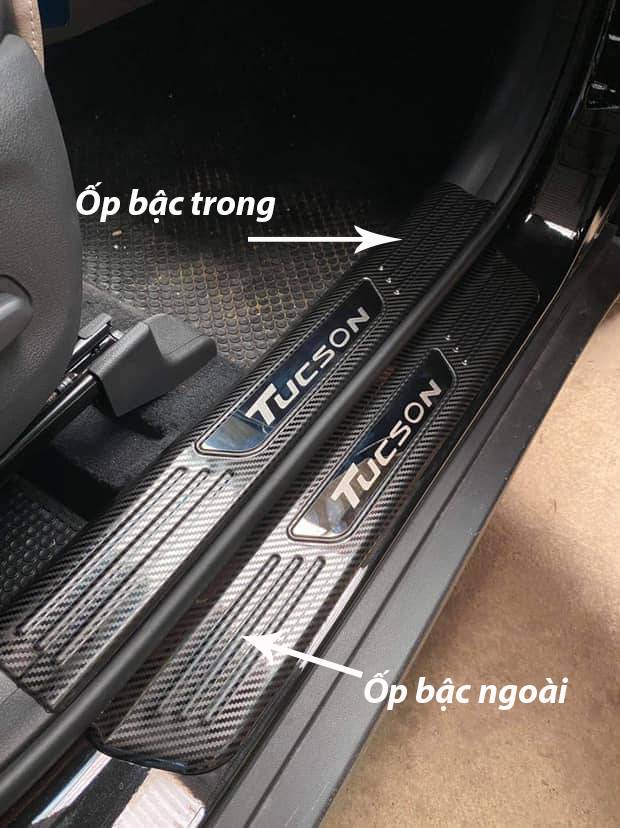 Ốp Bậc Cửa Xe Tucson 2016 đến 2020 Mẫu CARBON, Giúp Trang Trí Chống Xước Xe Hiệu Quả, Có Sẵn Keo 2 Mặt Siêu Dính, Lắp Đặt Dễ Dàng Tại Nhà
