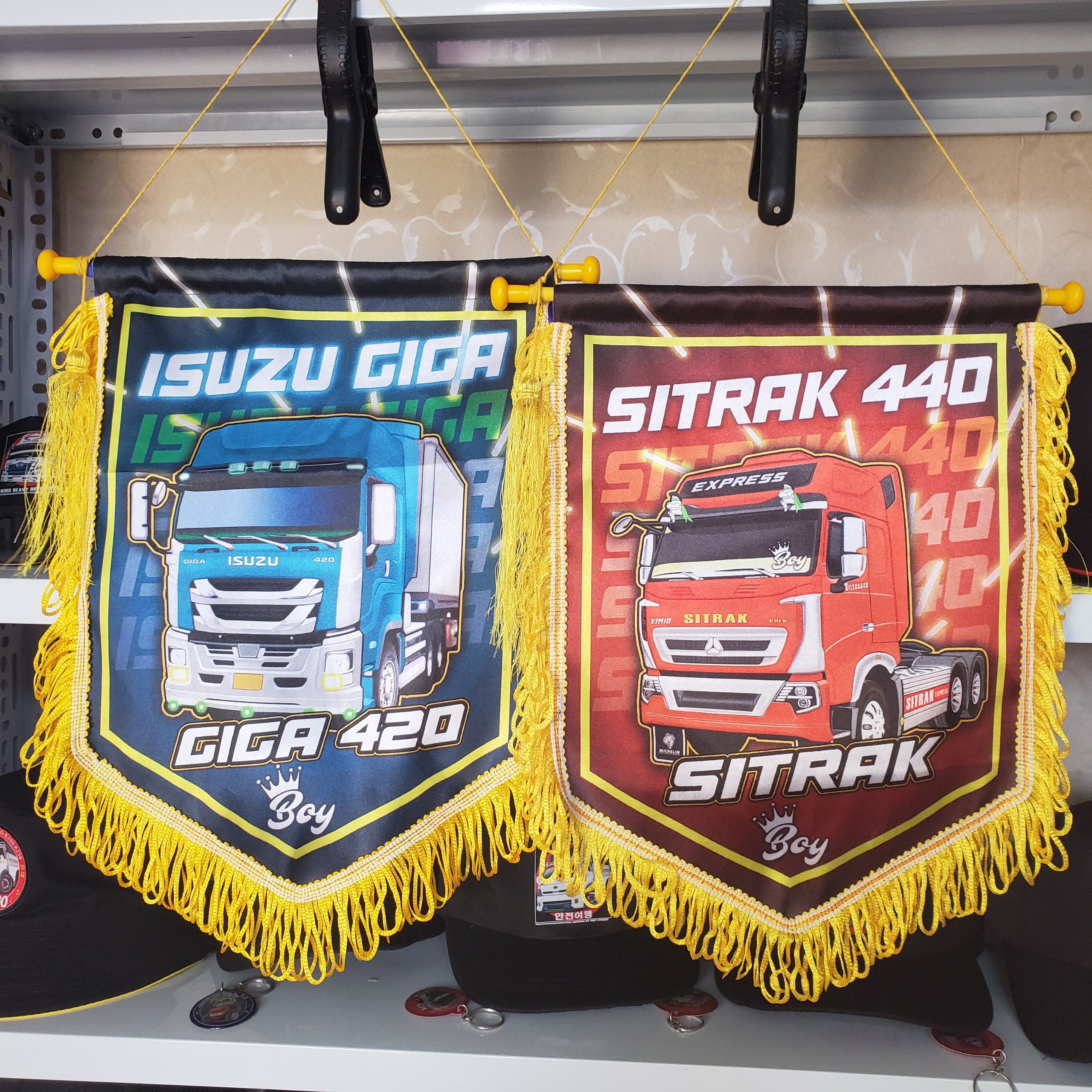 Cờ isuzu giga, cờ sitrak th7, cờ lưu niệm