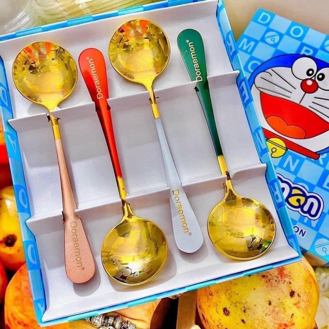 Hộp 4 THÌA INOX MẠ VÀNG DOREMON SIÊU SANG - MUỖNG DOREAMON MẠ VÀNG