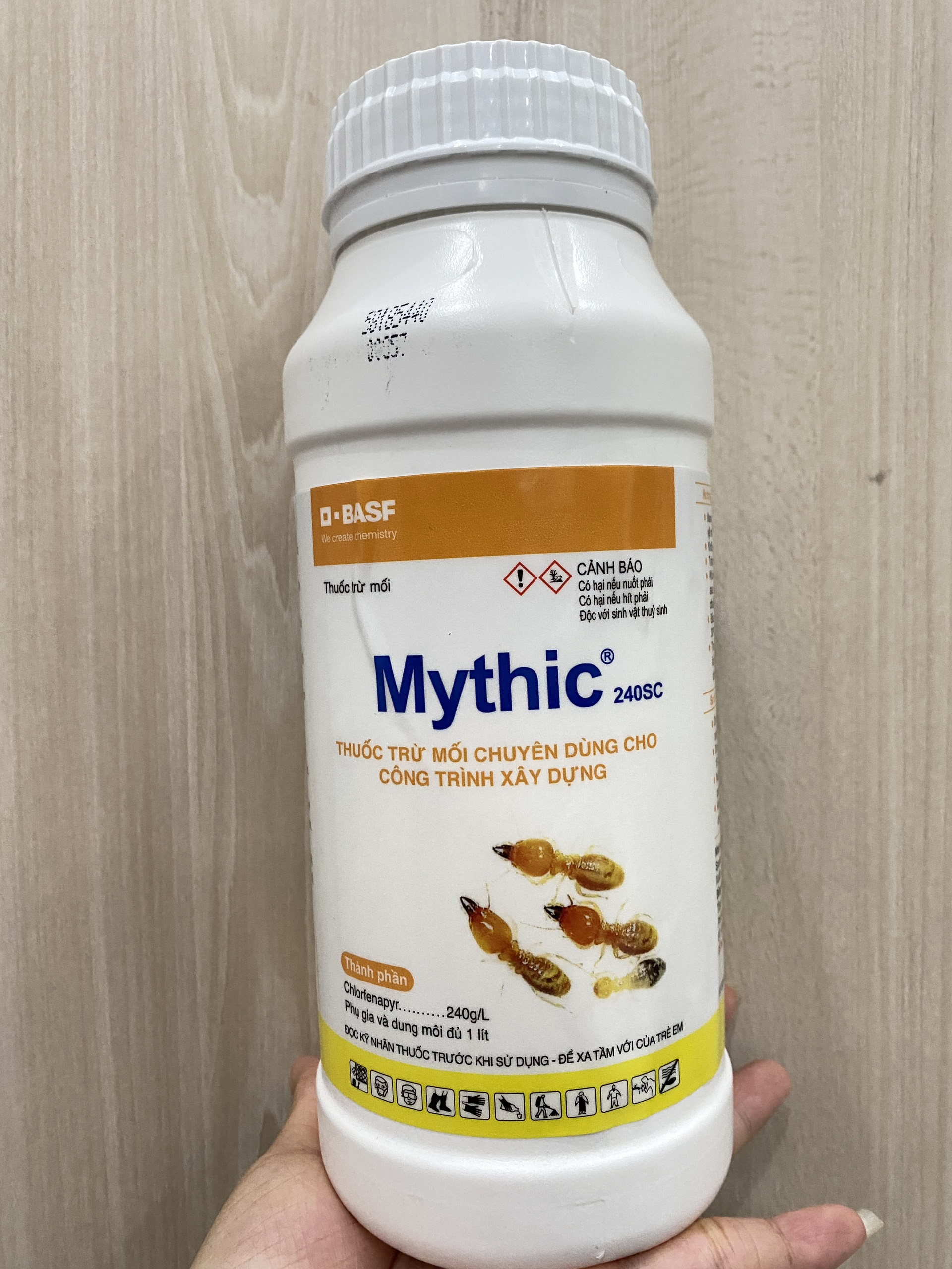Thuốc diệt mối , phòng ngừa mối cho công trình, nhà ở - Mythic -Basf - chai 1 lít