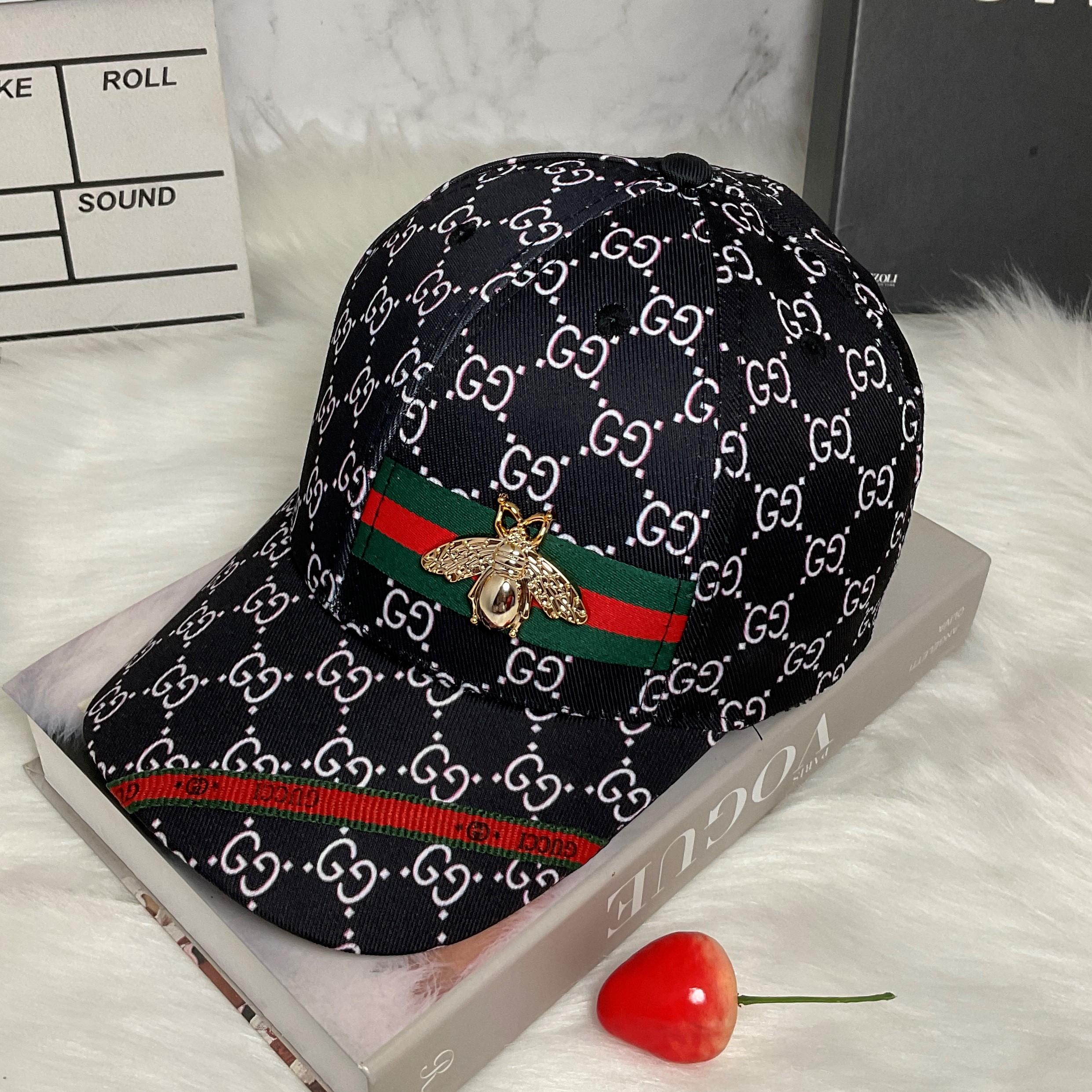 Nón nam nữ gucci- họa tiết đẹp với logo con ong
