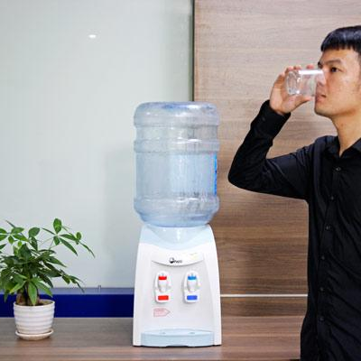 Cây nước nóng lạnh để bàn mini FujiE WD1080E làm lạnh bằng chíp
