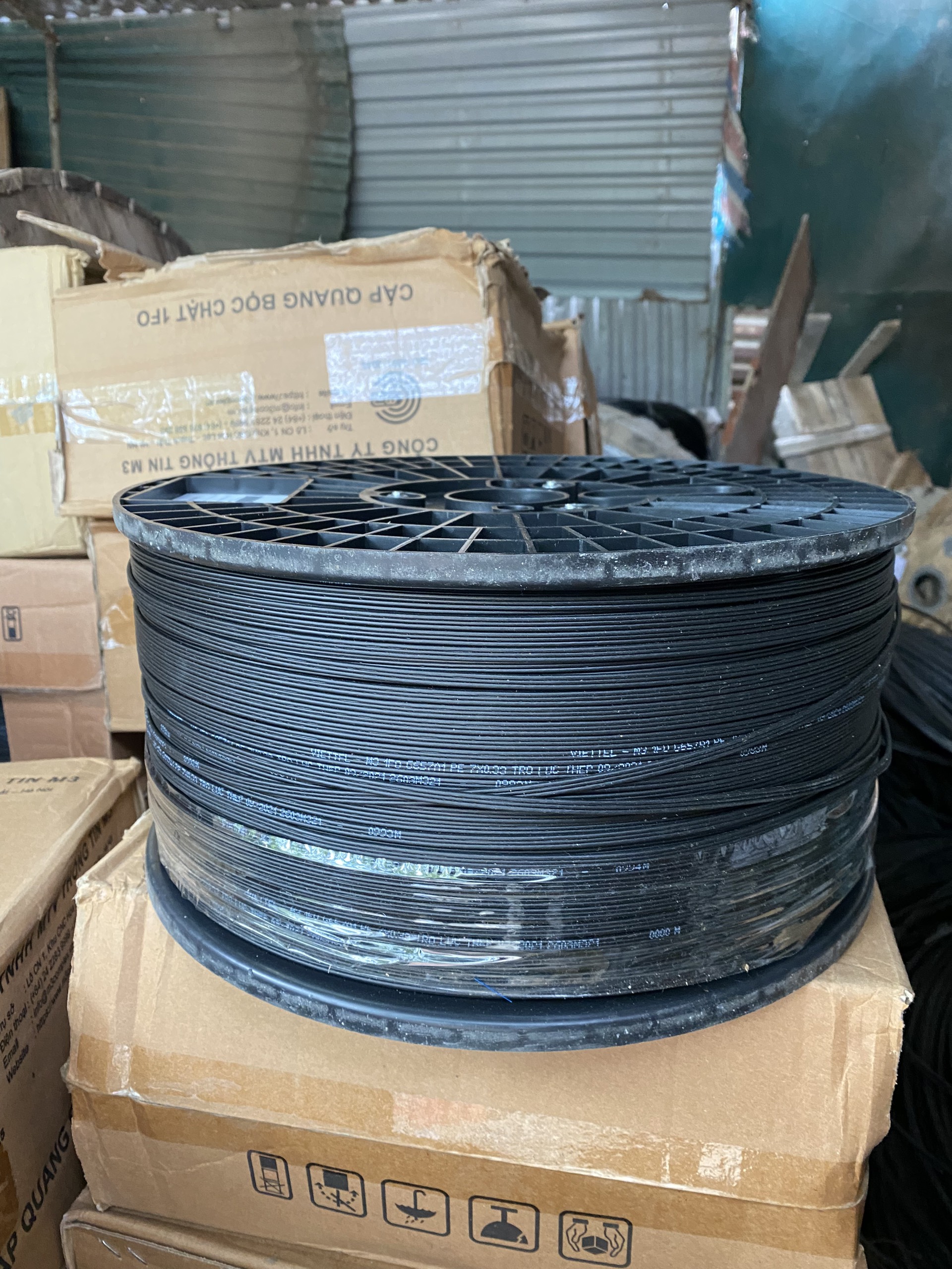 Cuộn cáp quang ftth m3 1 sợi 1fo 1000m