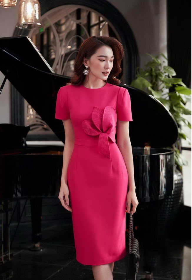 Đầm thiết kế body eo đính hoa to - gt2715