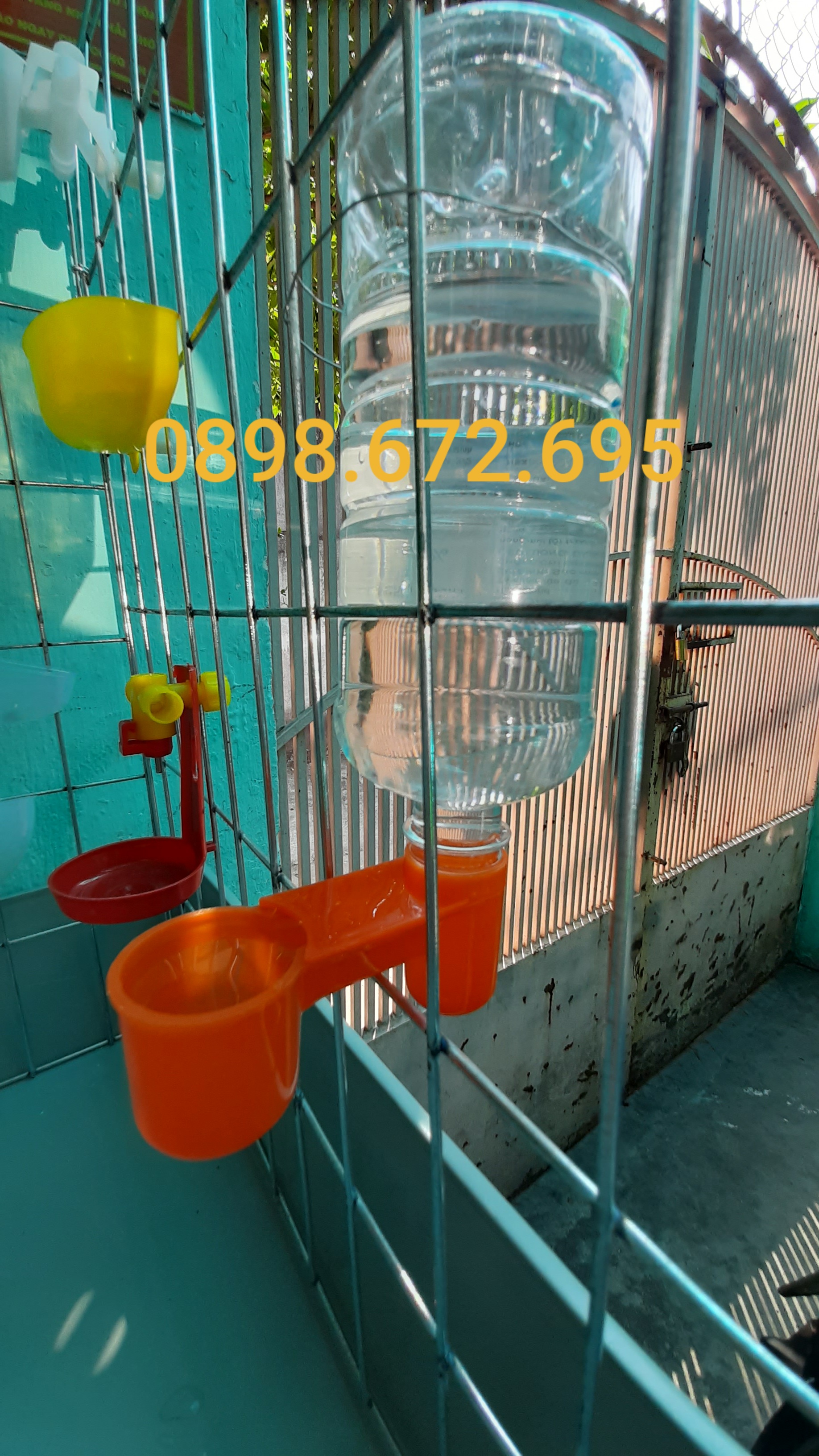 [HCM]máng ăn uống tự động cho gà bồ câuchim giá 40k/10 cái