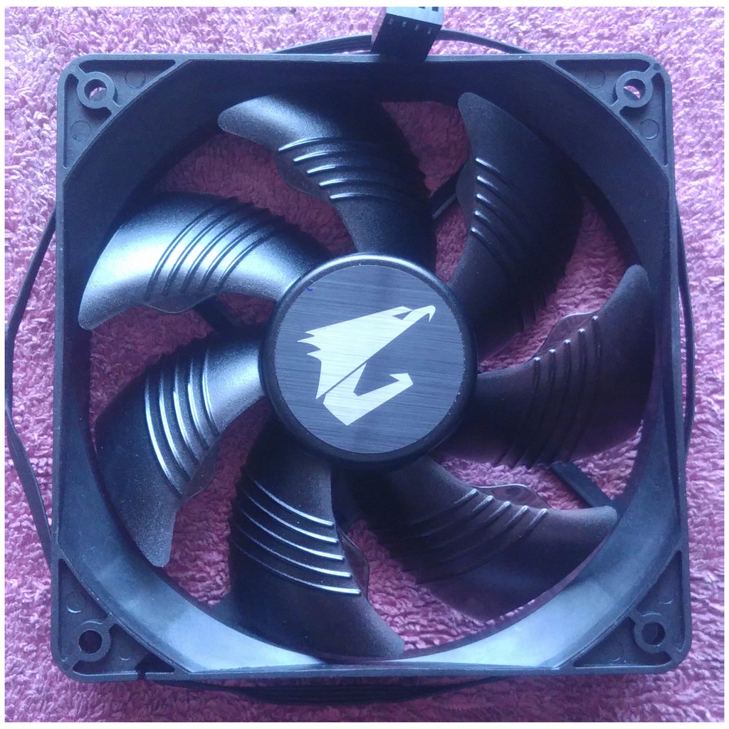 Quạt, fan tản nhiệt Gigabyte aorus 12cm