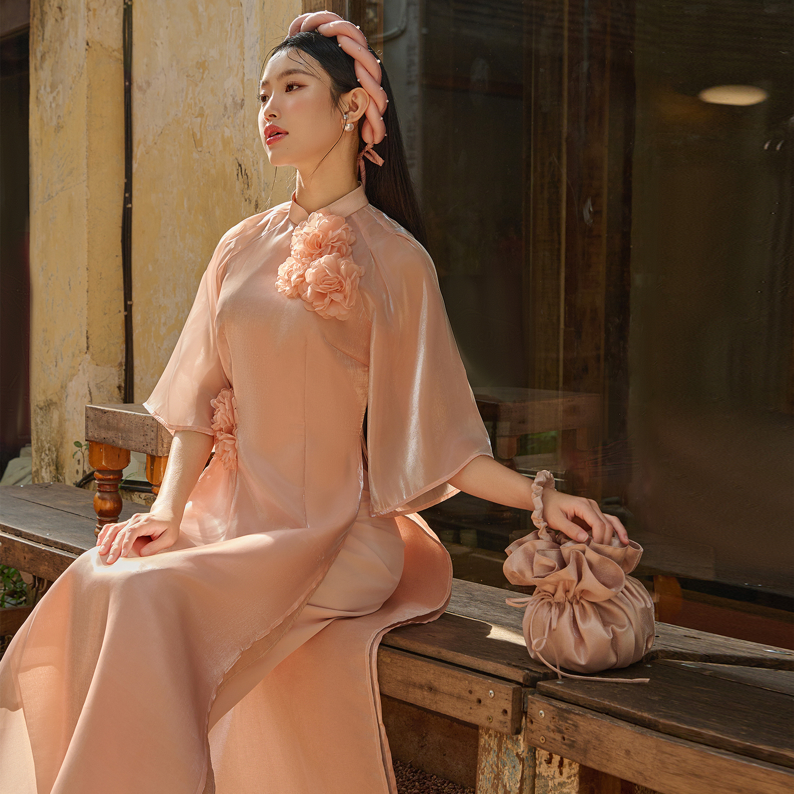 Darling.ism - áo dài thiết kế cách tân đính hoa kèm quần lụa thanh mai vải organza phối vải tafta
